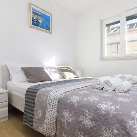 Apartments Luka Vodice Phòng bức ảnh