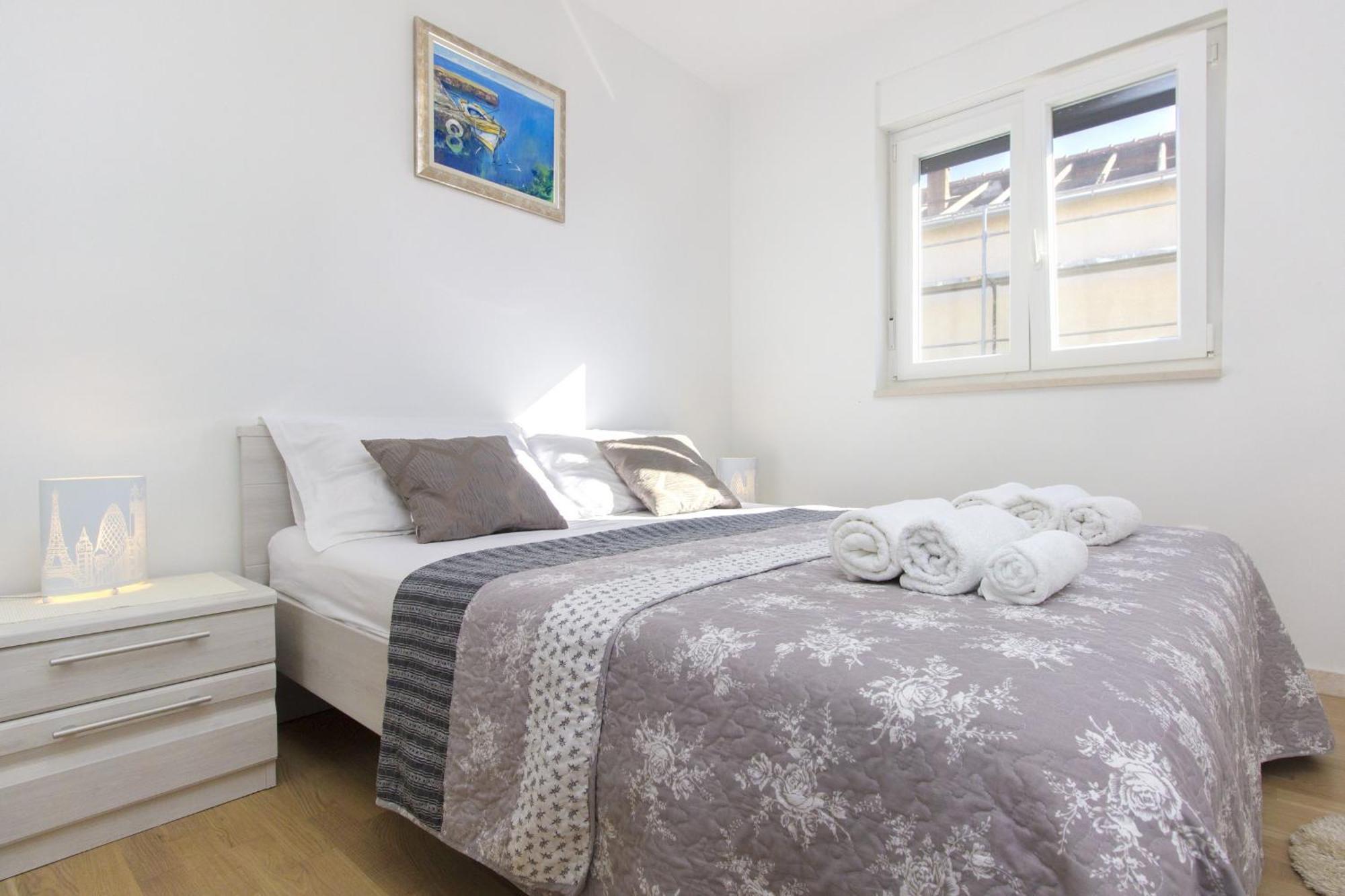 Apartments Luka Vodice Phòng bức ảnh