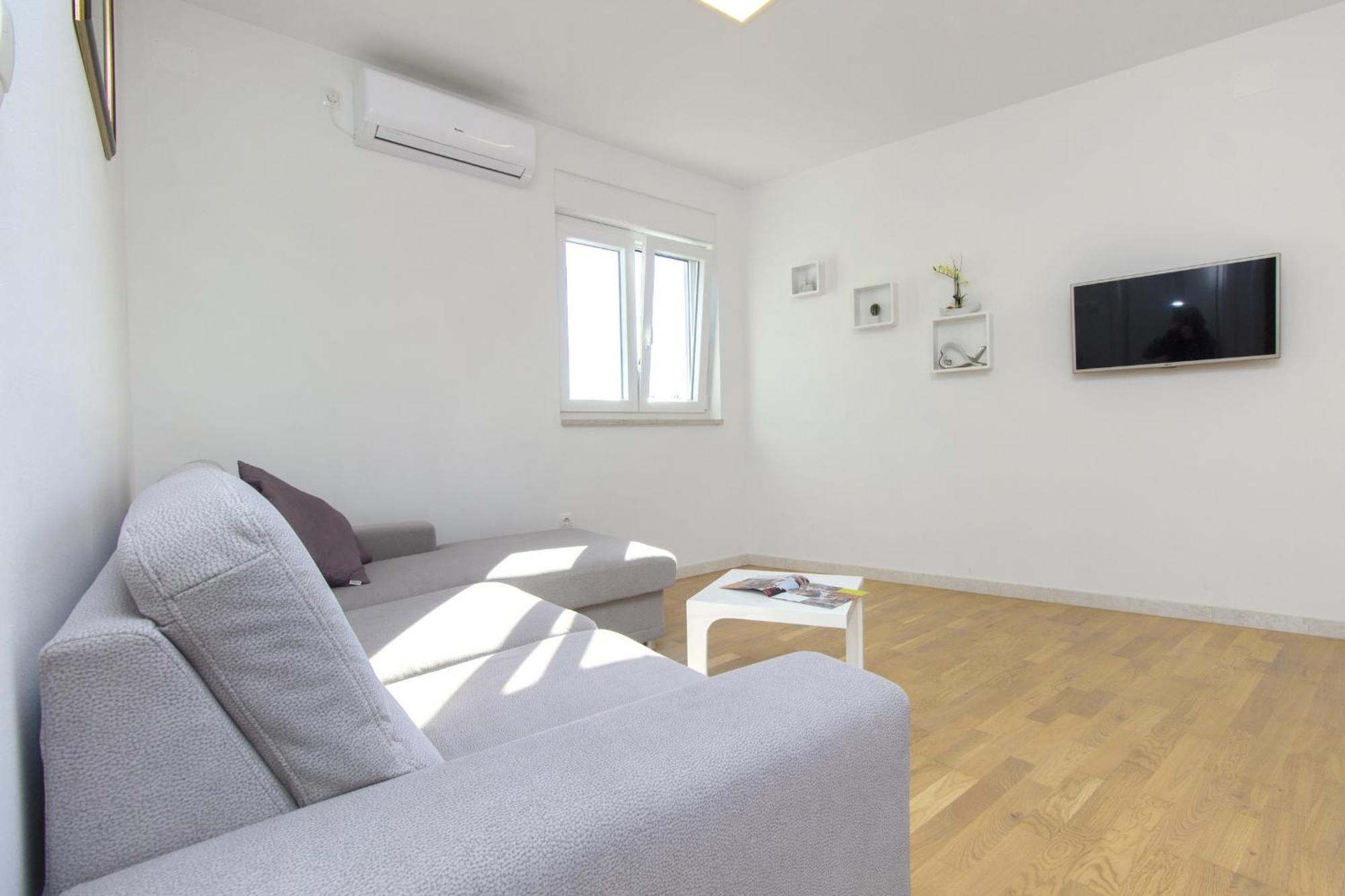 Apartments Luka Vodice Phòng bức ảnh
